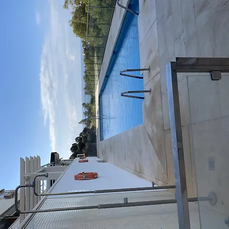 Acogedor Con Piscina En Бенальмадена